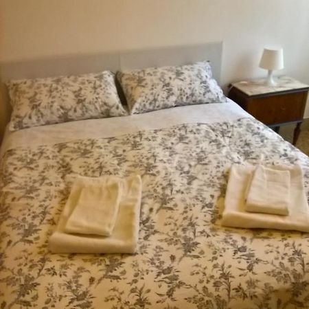 Marchese Ugo Bed & Breakfast ปาแลร์โม ภายนอก รูปภาพ