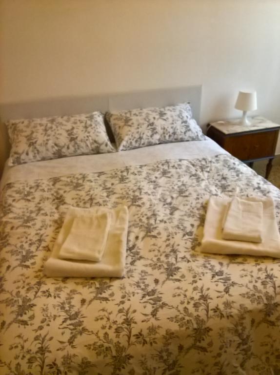 Marchese Ugo Bed & Breakfast ปาแลร์โม ภายนอก รูปภาพ