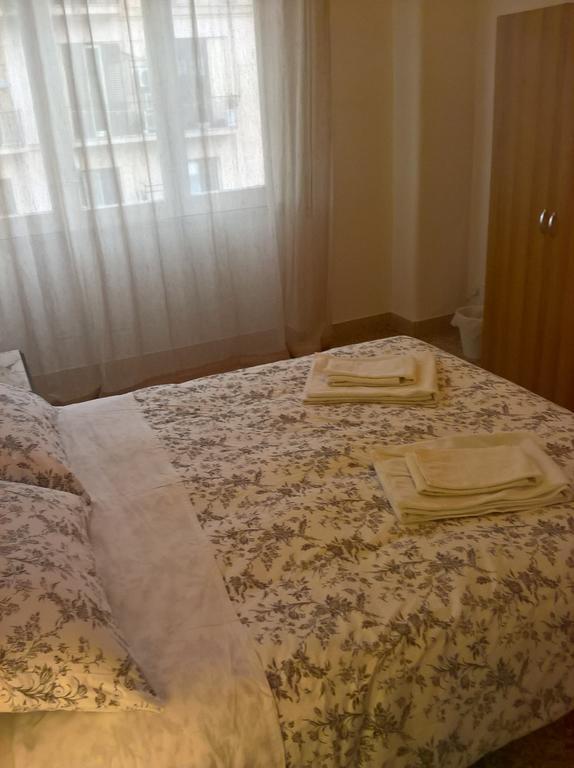 Marchese Ugo Bed & Breakfast ปาแลร์โม ภายนอก รูปภาพ